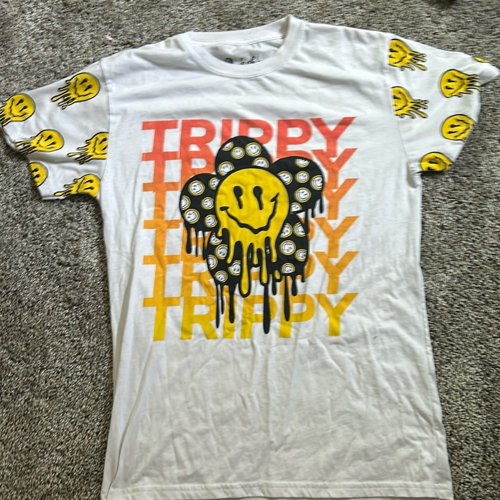 Medium sized white trippy shirt.